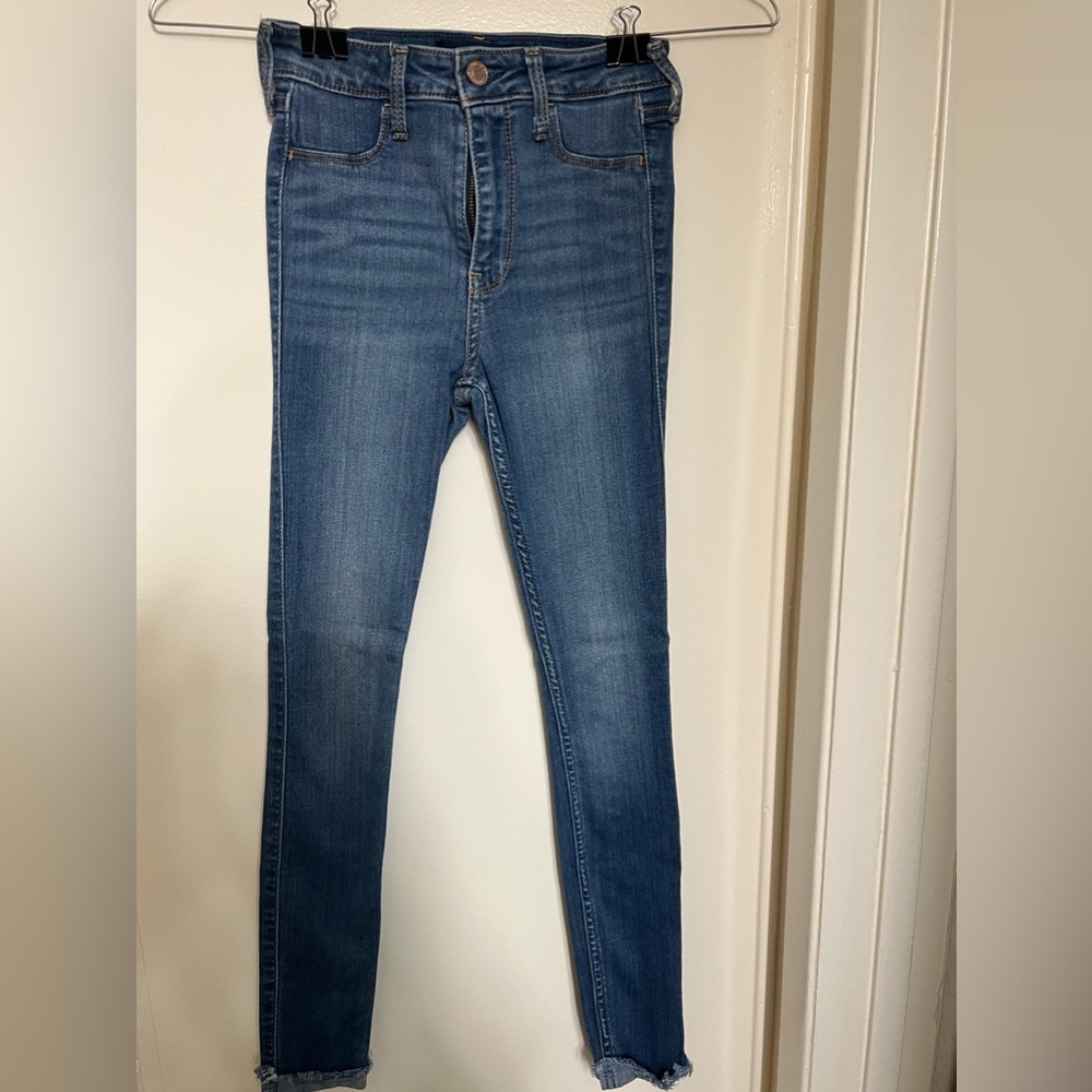Hollister Jean Jeggins
